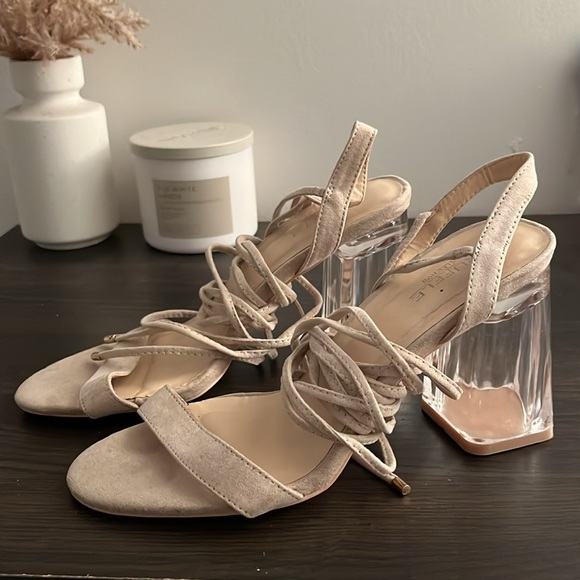 Cream Block Heel - Picture 3 of 4